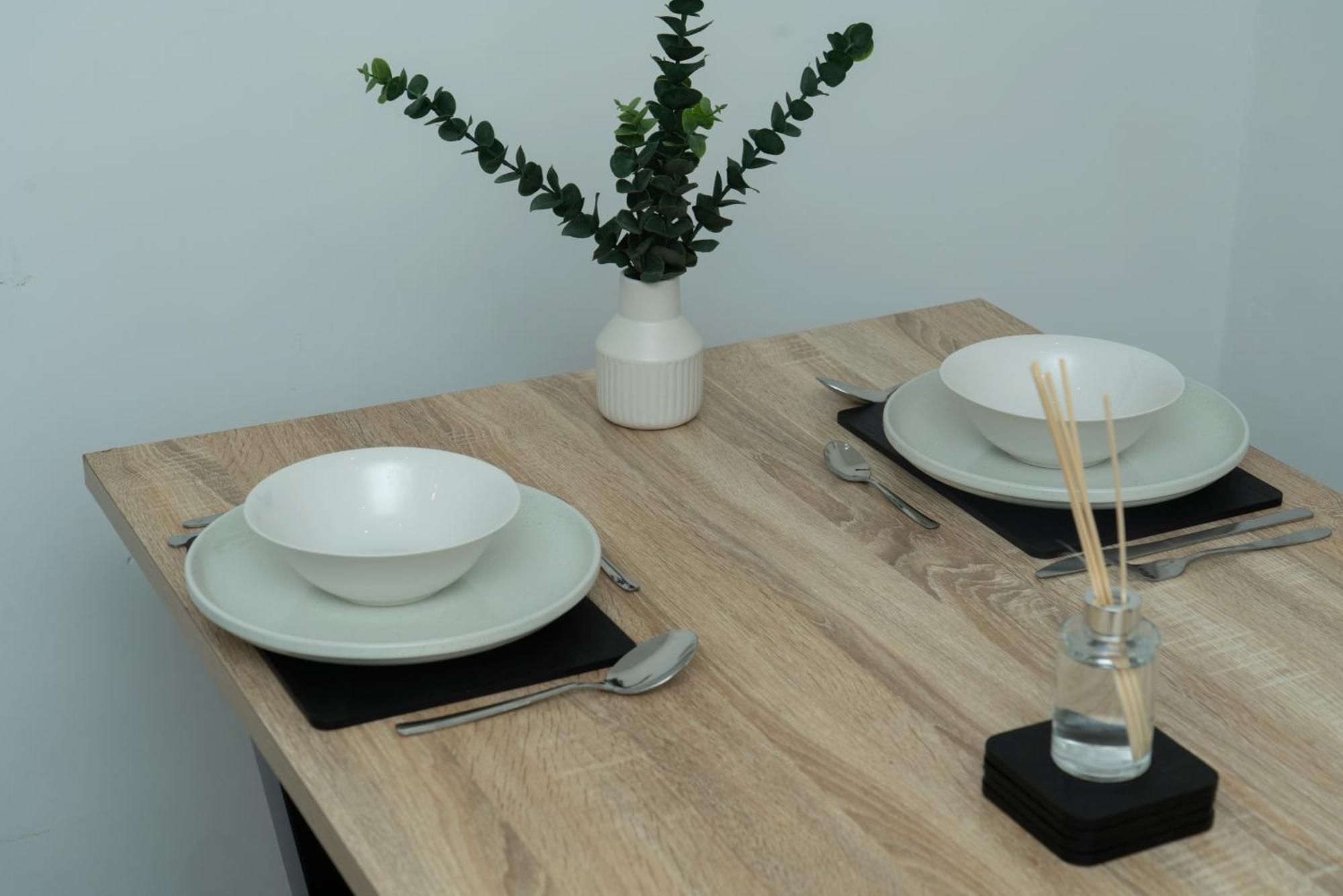 Double Bedroom Near Etihad And Coop Live With Free Parking, Shared Kitchen & Bathroom Манчестер Экстерьер фото