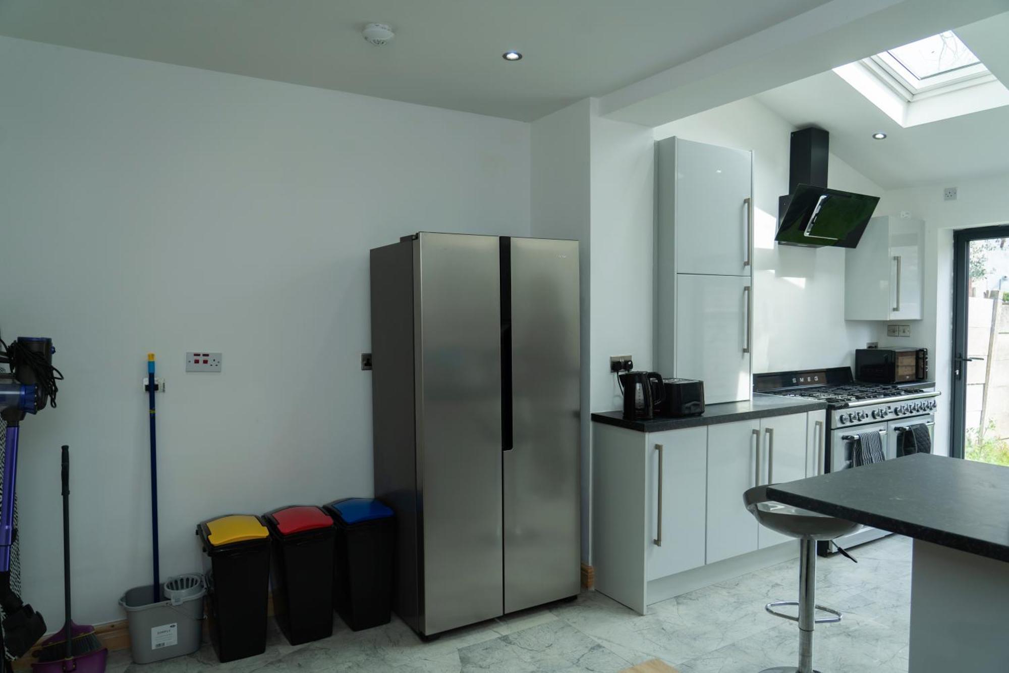 Double Bedroom Near Etihad And Coop Live With Free Parking, Shared Kitchen & Bathroom Манчестер Экстерьер фото