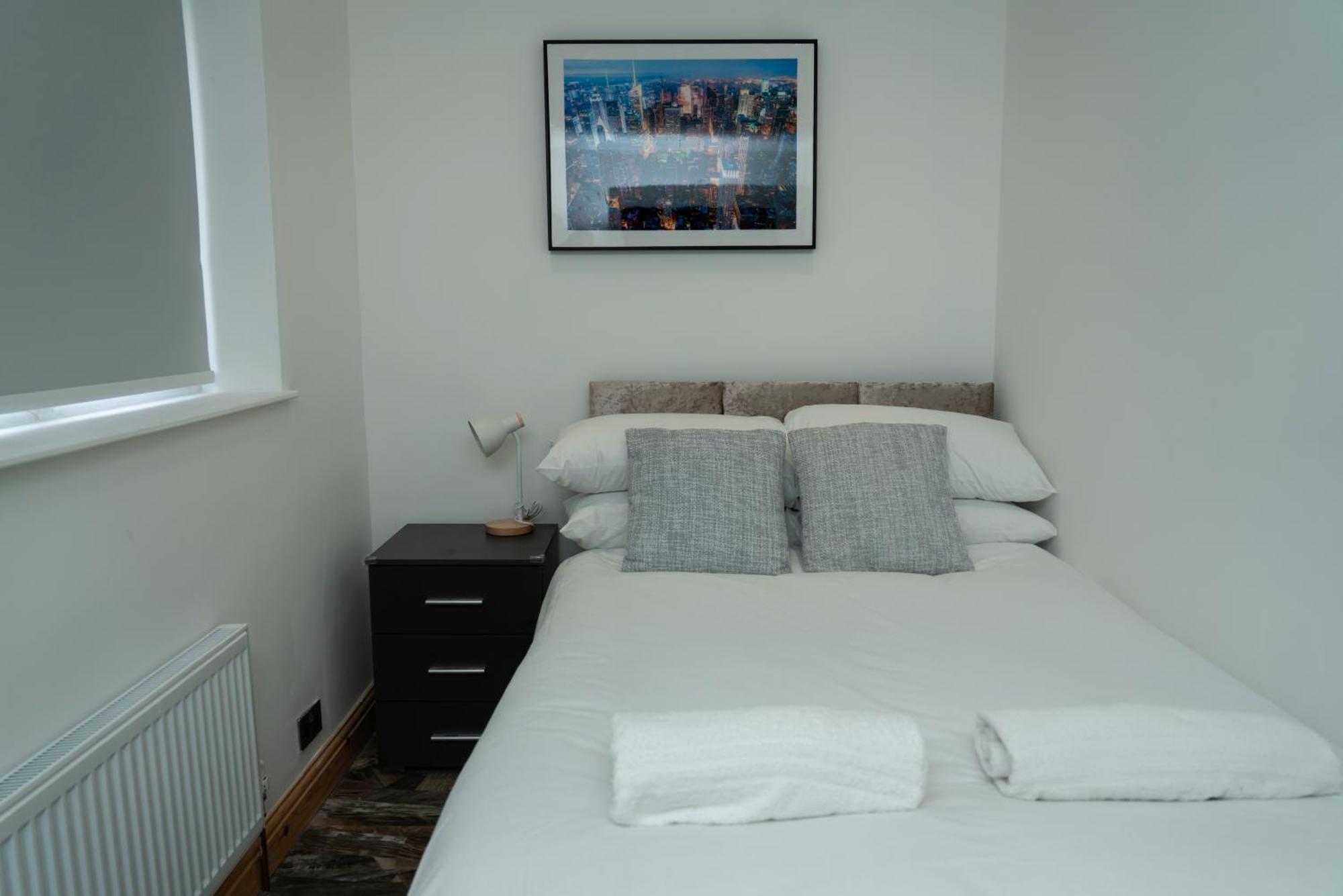 Double Bedroom Near Etihad And Coop Live With Free Parking, Shared Kitchen & Bathroom Манчестер Экстерьер фото